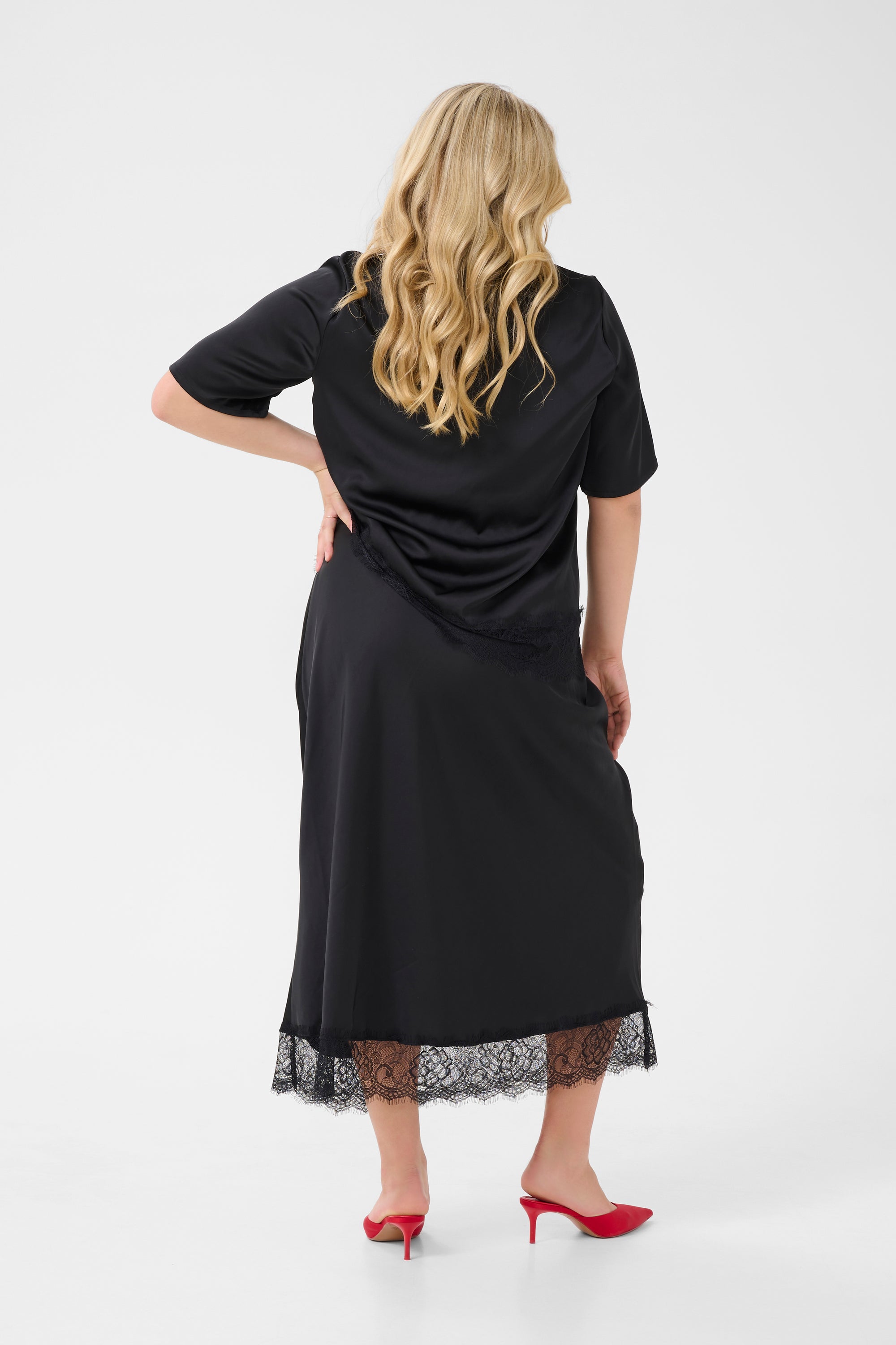 Chilla Skirt- Black lace